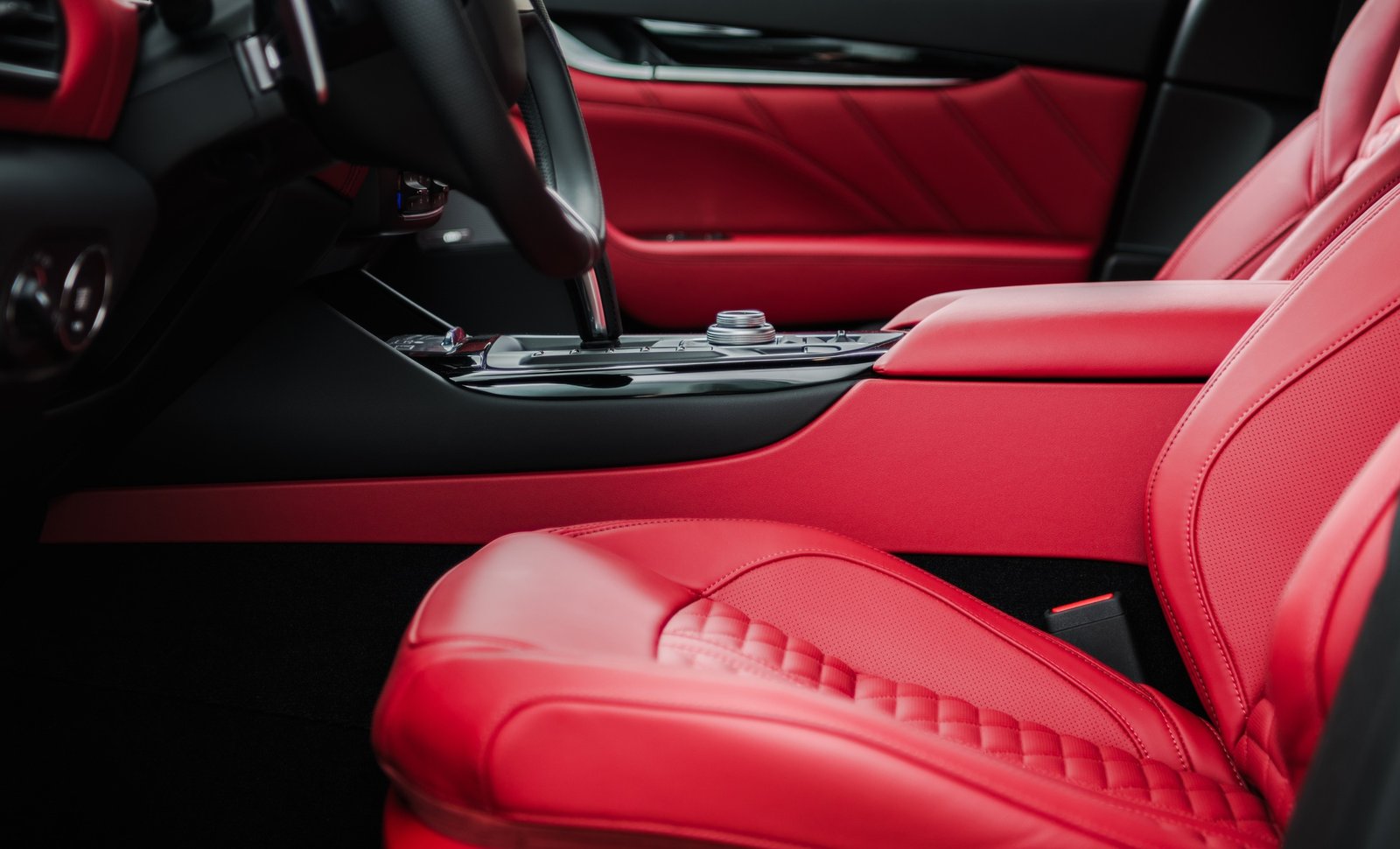 Luxury Red Leather Car Interior Finishing Luxury Red Leather Car Interior Finishing